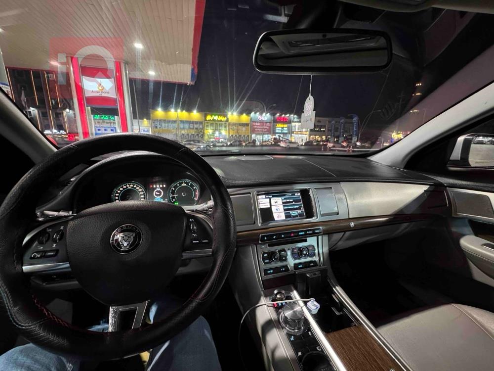 جاگوار XF